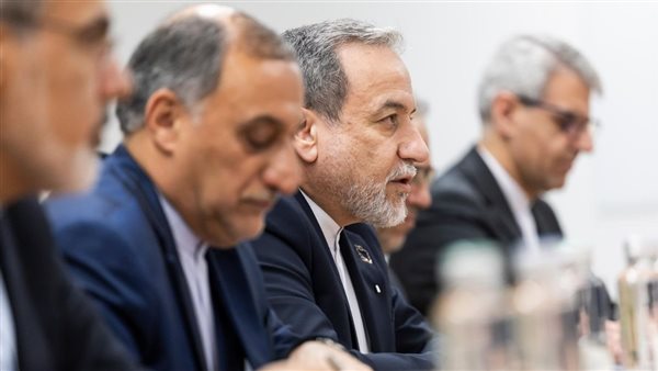 فرانس برس: البيت الأبيض يدرس إجراء محادثات مباشرة مع إيران