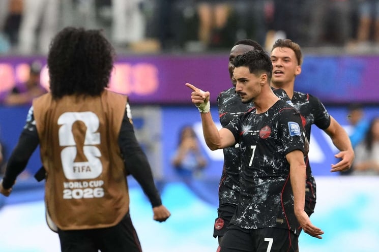 قاهر جنوب إفريقيا يتوعد الفائز من المغرب وهولندا