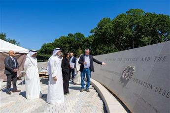 وزير الخارجية يزور النصب التذكاري لعمليتي «عاصفة الصحراء» و«درع الصحراء» في واشنطن