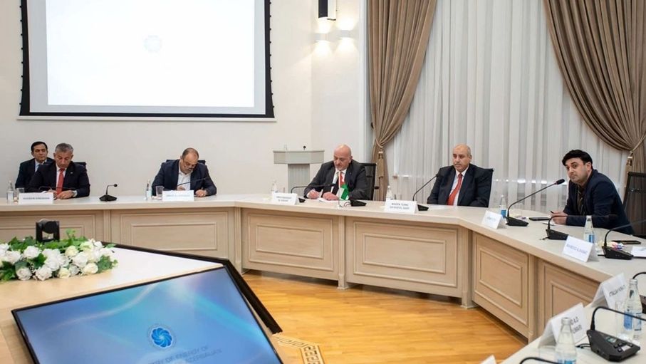 القاضي: الأردن يفتح آفاق التعاون مع أذربيجان في الطاقة والاستثمار
