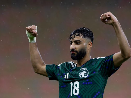 أبو الشامات: «لو خيروني سأختار الهلال»
