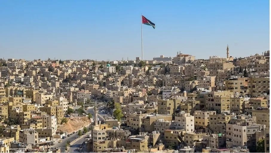 أجواء مشمسة بأغلب المناطق وأمطار متوقعة مطلع الأسبوع