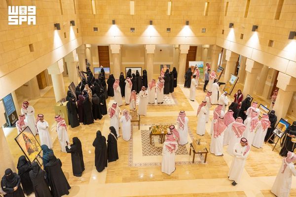 معرض تشكيلي يستلهم التراث السعودي