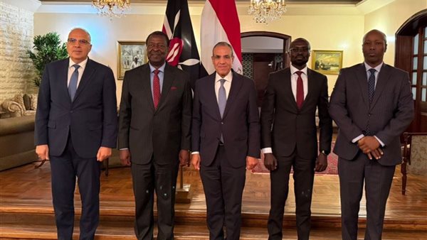 وزير الخارجية يجتمع مع عدد من الوزراء الكينيين لتعزيز الشراكة الاقتصادية