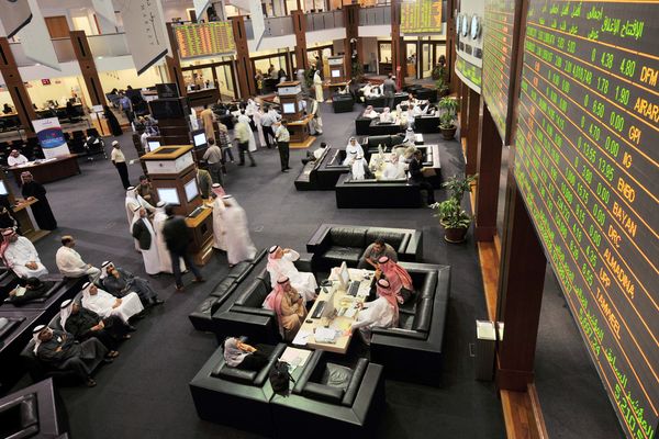 هبوط معظم بورصات الخليج وسط ضبابية محادثات السلام بين أمريكا وإيران