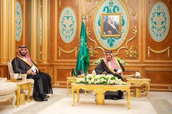 قيادة البحرين تعزّي خادم الحرمين الشريفين وسمو ولي العهد