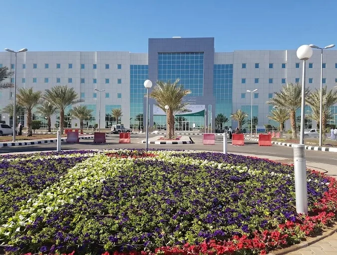 إنقاذ حياة مريضة بعد فشل حاد في القلب والرئتين باستخدام تقنية ECMO في تبوك
