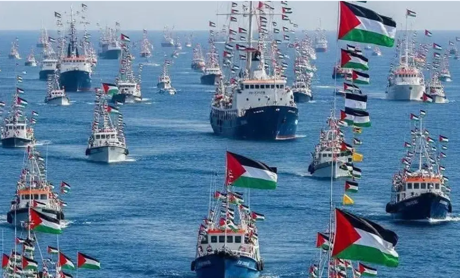 بالفيديو.. أسطول الصمود المتجه إلى غزة يتعرّض لهجوم الصهاينة