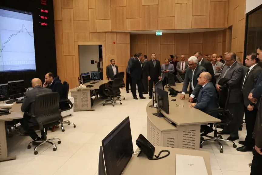 وزير الكهرباء يتفقد مركز التحكم ويتابع استقرار الشبكة خلال شهر رمضان