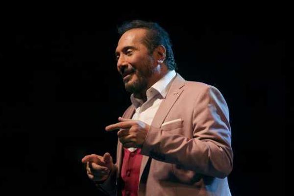 يقدم باقة من ألمع الأغاني وتترات المسلسلات.. موعد ومكان حفل علي الحجار اليوم