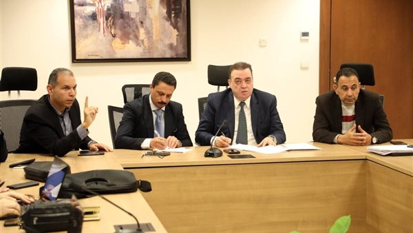 الصحة تبحث تعزيز كفاءة قواعد بيانات علاج المواطنين على نفقة الدولة وتطوير التحول الرقمي