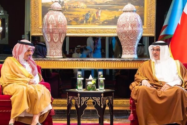 ولي عهد البحرين يستقبل وزير الخارجية ووزراء خارجية وممثلي الدول المشاركة في الاجتماع الوزاري لمجلس التعاون