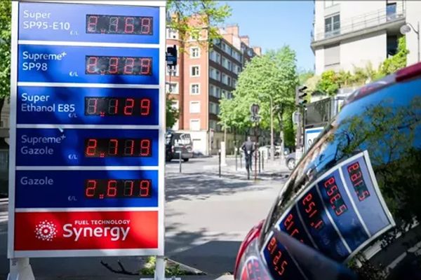 اقتصاد اليورو يتباطأ والتضخم يرتفع.. هل تدخل أوروبا مرحلة الركود؟