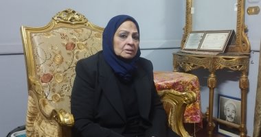 محافظ المنيا يهنئ الأم المثالية عن المحافظة ويشيد بكفاحها