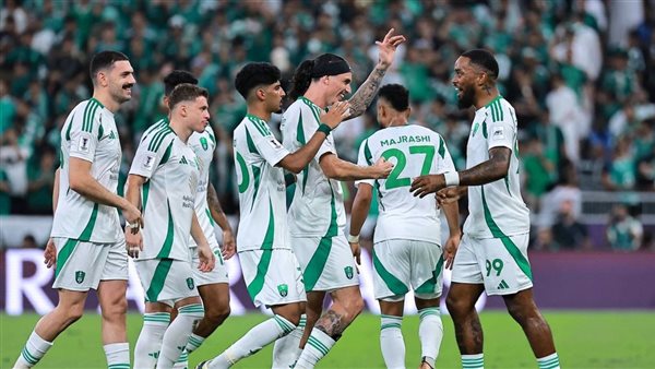 أهلي جدة يقسو على الشباب بخماسية في الدوري السعودي