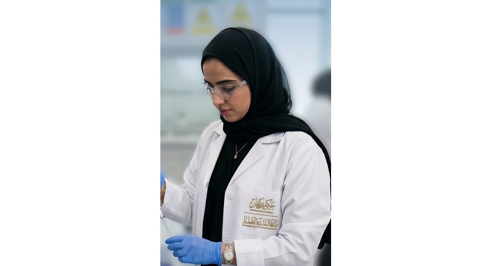 بلدية عجمان تفحص 2438 عينة غذائية في مختبر الأغذية خلال الربع الأول من 2026
