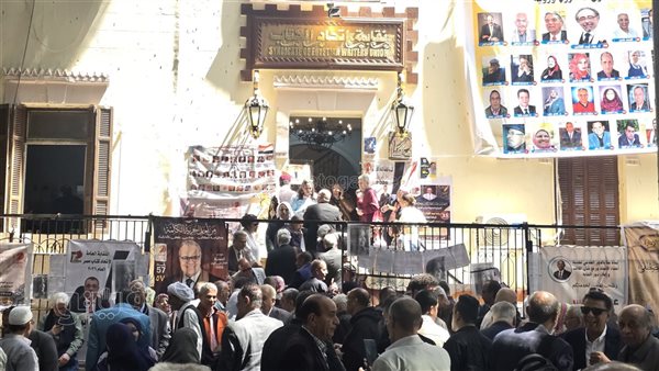 توافد أعضاء اتحاد كتاب مصر للإدلاء بأصواتهم في انتخابات مجلس الإدارة
