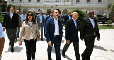 رئيس الوزراء يتفقد رفع كفاءة الواجهات الخارجية والموقع العام لقصر التحرير