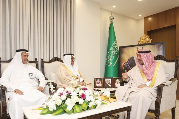 أمير نجران يستعرض استعدادات الأمانة للاحتفاء بعيد الفطر