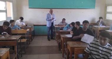 وكيل تعليم الإسماعيلية يتابع ميدانيًا انطلاق امتحانات الشهادة الإعدادية