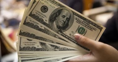 هدوء فى سعر الدولار مقابل الجنيه فى بداية تعاملات اليوم الأربعاء