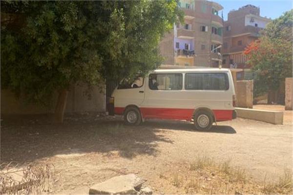 العثور على جثامين 3 أطفال و4 مصابين بغيبوبة إثر "تسمم جماعي" داخل شقة