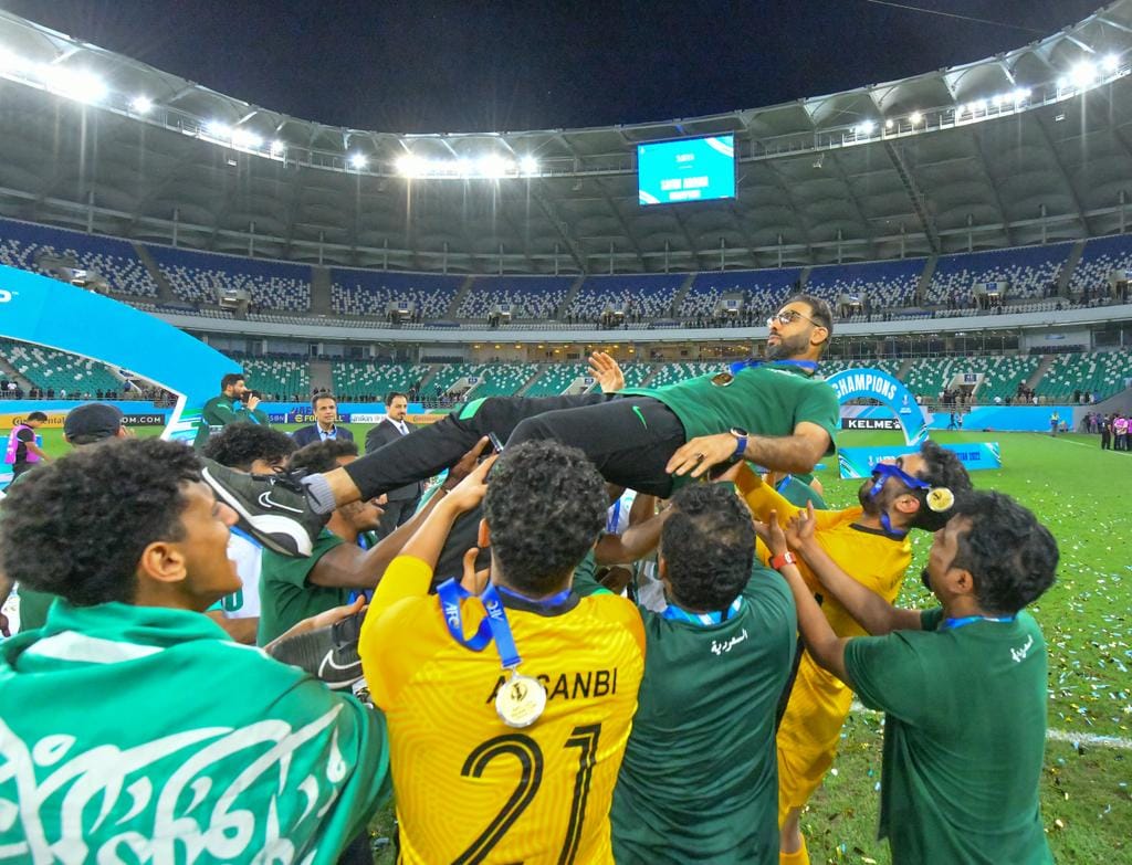 رينارد يربك حسابات المنتخب السعودي بقرار صادم قبل صربيا