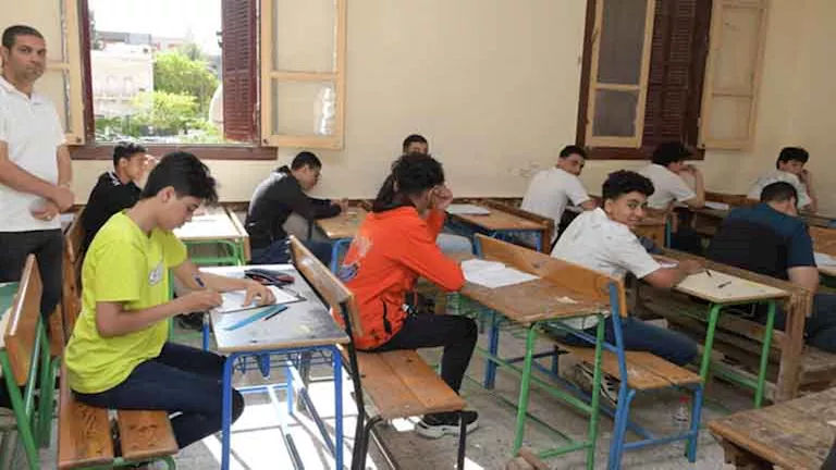 وسط إجراءات مشددة.. انطلاق امتحانات الشهادة الإعدادية بسوهاج