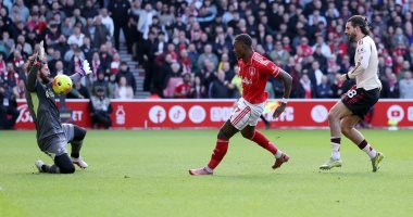 نوتينجهام فورست ضد ليفربول.. شوط سلبي بمشاركة محمد صلاح