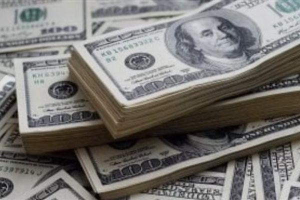 ارتفاع الدولار مع استمرار حرب إيران والين يسجل أدنى مستوى له