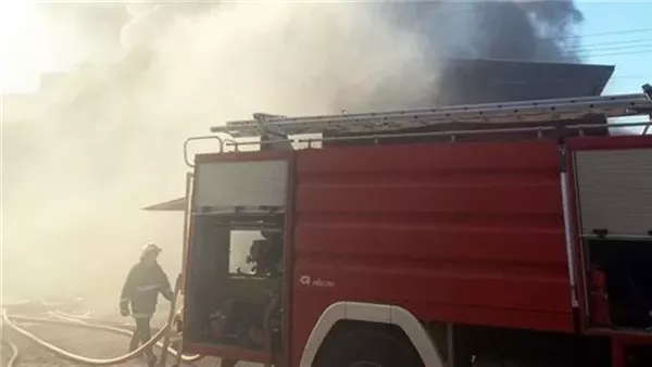 السيطرة على حريق ورشة نجارة بعزبة المفتي في إمبابة