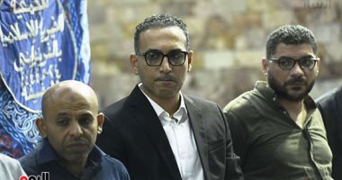 عشرات الصحفيين يشاركون في عزاء والدة الكاتب الصحفي تامر إسماعيل