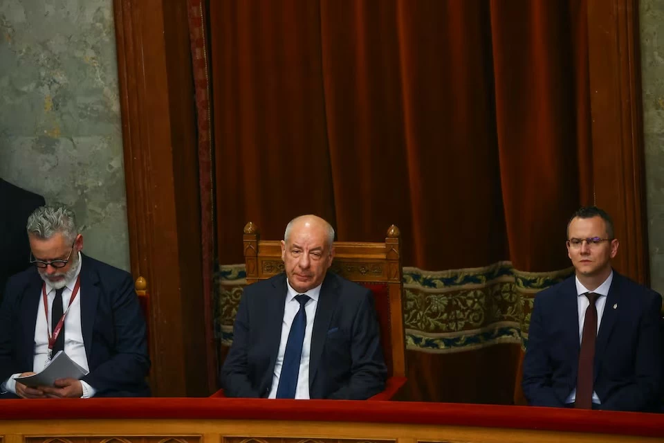 تعديل دستوري في المجر يفتح الطريق لعزل الرئيس