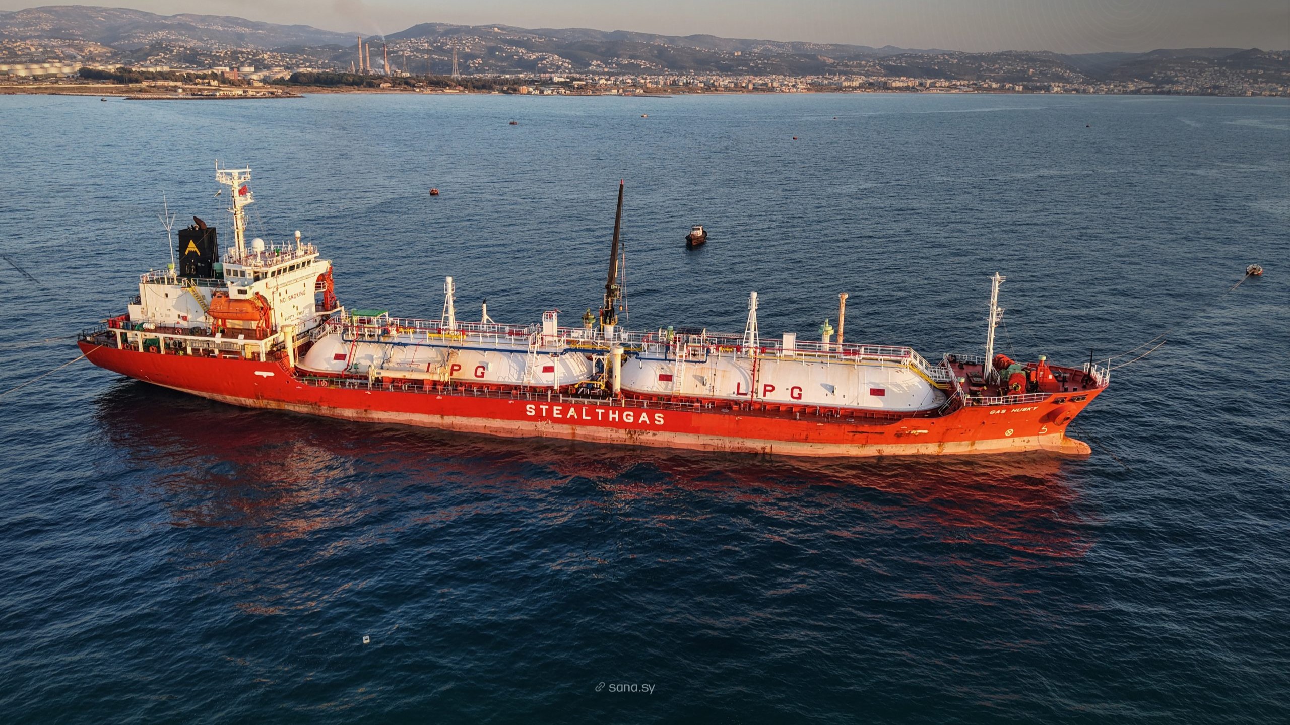 الرابعة خلال أسبوع.. ناقلة غاز منزلي جديدة تصل إلى ميناء بانياس