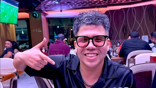 عمر كمال: خبيت على أمي حقيقة مصدر أموالي عشان تطلع العمرة (فيديو)