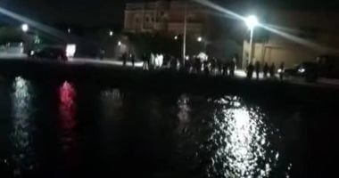 استخراج سيارة ملاكي بعد انقلابها في ترعة المريوطية ومصرع مستقليها