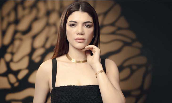 المغنية الشابة صابرين النجيلي تطرح «لعبة القلوب»