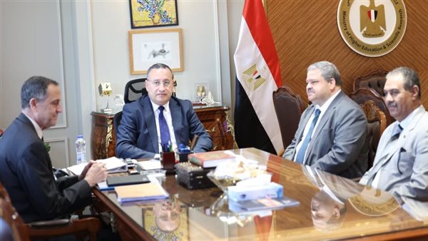وزير التعليم العالي يبحث تطوير منظومة الجودة مع رئيس هيئة ضمان الجودة والاعتماد “إتقان”