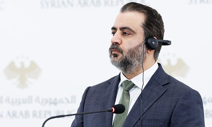 لماذا تعثرت تعيينات سفراء سوريا الجدد؟ ومن سيخلف الأحمد في القاهرة؟