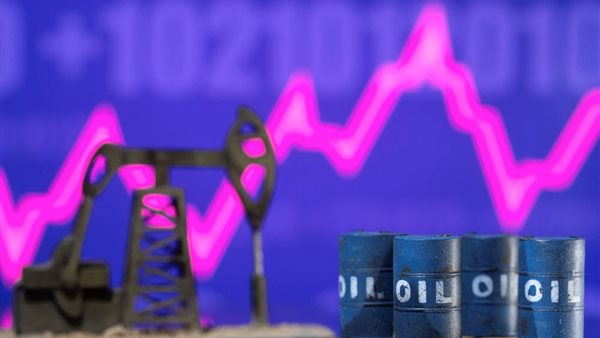 أسعار النفط تقفز لـ 111 دولارا للبرميل بعد منع السفن الصينية من دخول مضيق هرمز