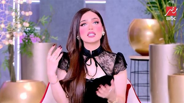 الاكتناز القهري.. ياسمين عز: ليه كل حاجة بتدخل بيتكم مابتطلعش|فيديو