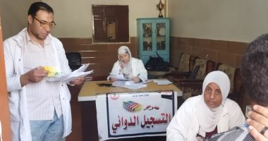 صحة بني سويف تنفذ قافلة مجانية بمركز شباب العبور تقدم خلالها 474 خدمة طبية