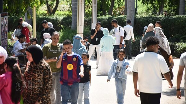 زيادة أعداد زوار الأزهر بارك ومظاهر احتفال متنوعة في ثالث أيام العيد (صور)