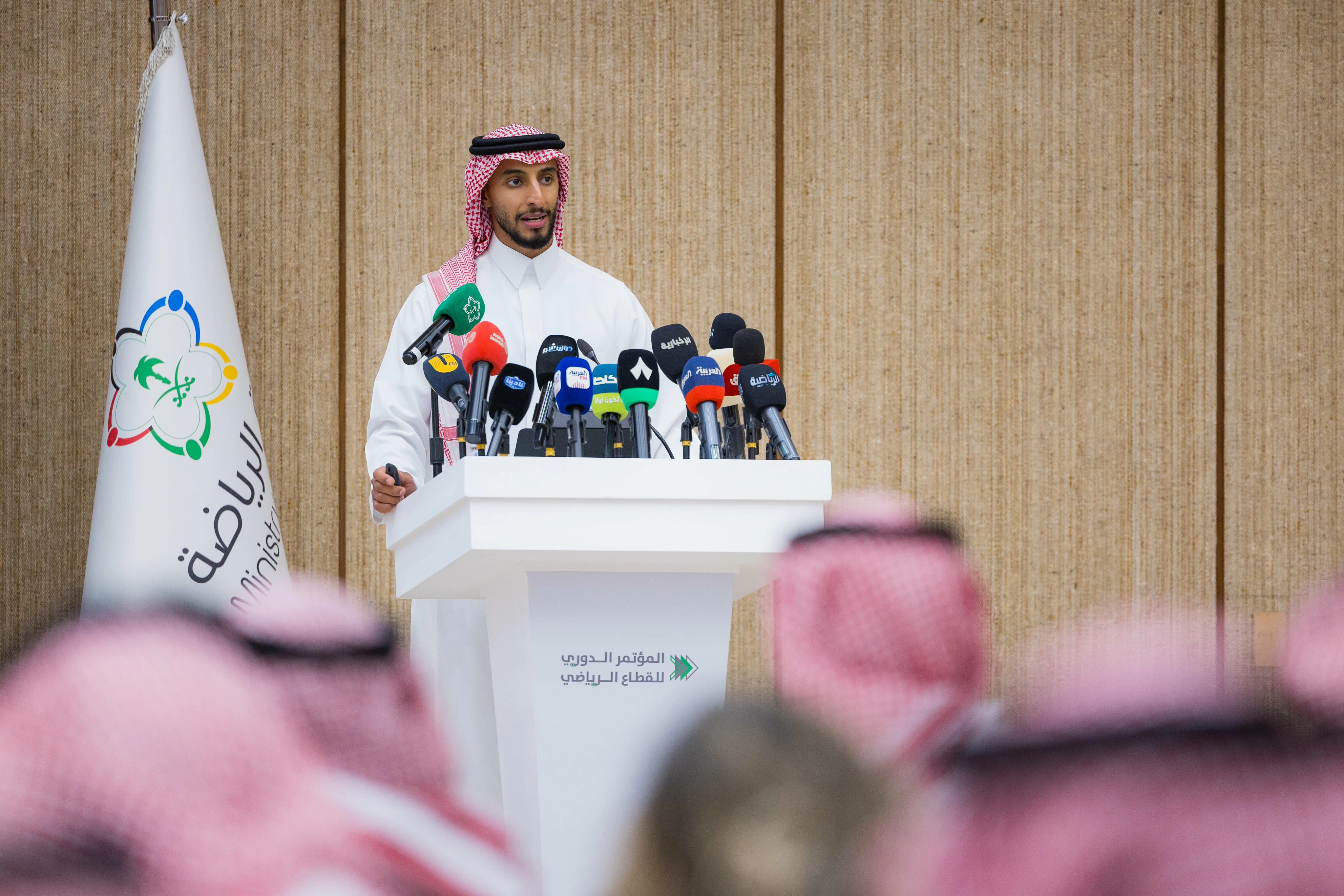 المعيقل لـ«عكاظ»: التحالفات الاستثمارية تدخل سباق الاستحواذ على الأندية