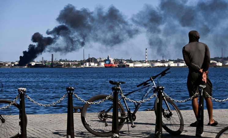 بعد الحصار النفطي… واشنطن تتحكم أيضا في مصادر كوبا من العملات الصعبة