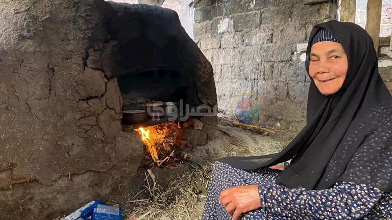 بين جيل "المطارح" وجيل "كارت الشحن".. الحاجة عطيات تفتح صندوق ذكريات ا