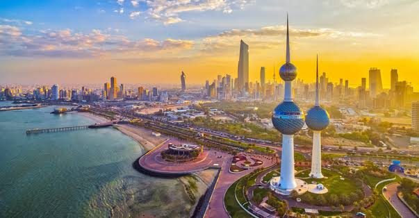 الكويت: وفاة طفلة إثر سقوط شظايا في منطقة سكنية