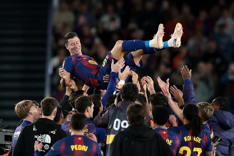 في ليلة وداع ليفاندوفسكي.. برشلونة يضرب بيتيس بالـ3