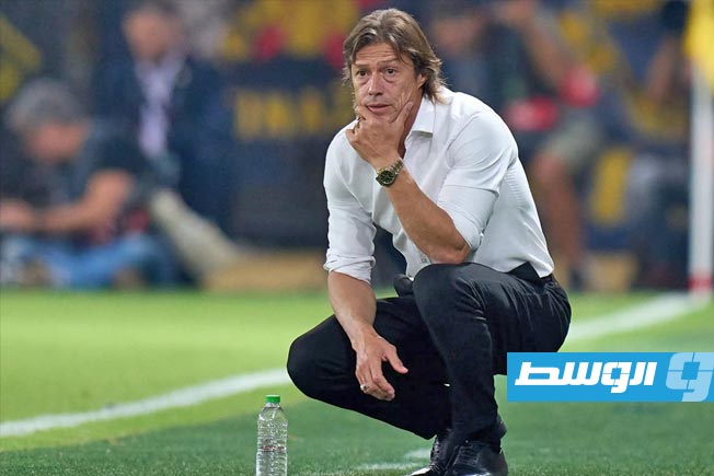 إشبيلية يقيل مدربه الأرجنتيني ماتياس ألميدا بعد خسارة فالنسيا وتراجع النتائج
