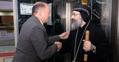 رئيس جامعة المنصورة يستقبل الأنبا أكسيوس للتهنئة بعيد الفطر المبارك